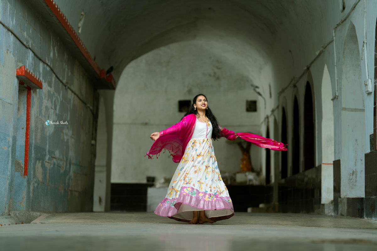 Modeling photography in Nizamabad, Telangana — frame 6 of 25 by Phorish Shoots